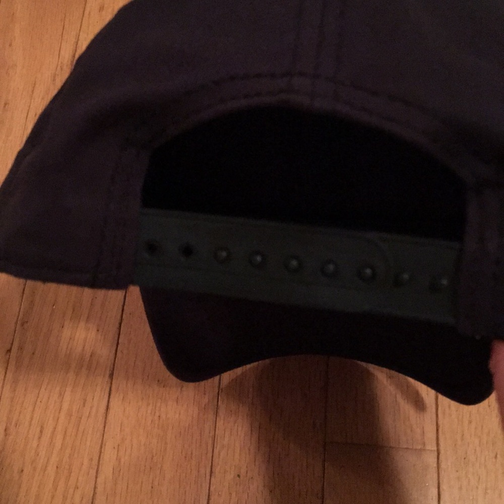 Under Armour men’s snap back cap. Color black. - Picture 3 of 5